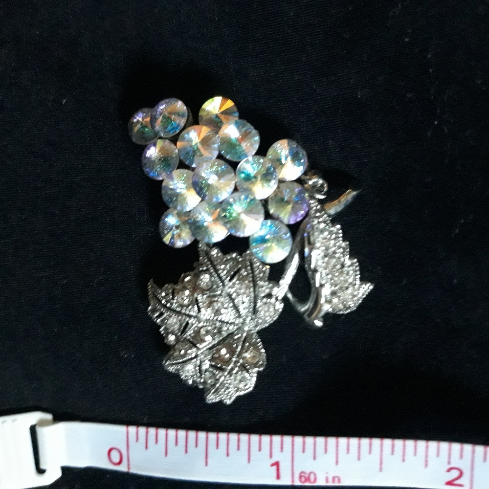 Vintage Aurora Borealis Signed Brooch J.S.H. Grape Cluster Vintage silver color - Picture 4 of 7